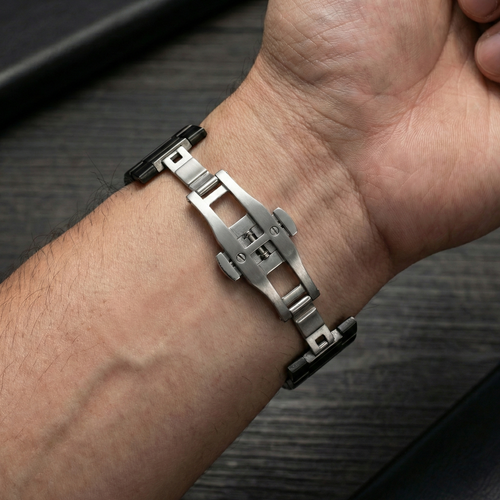 All-Black Minimal Watch for Men | Sleek Everyday Wear